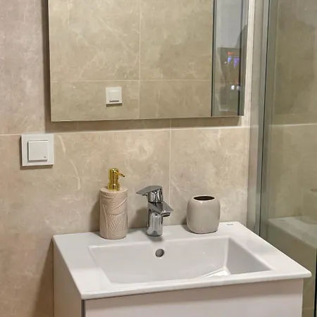 Modern & Bright With Vardar River View * Üsküp