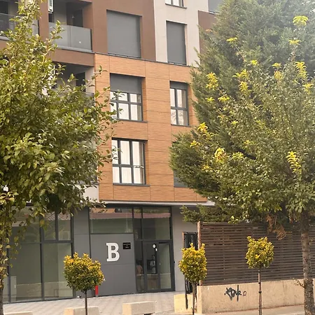 Daire Modern & Bright With Vardar River View